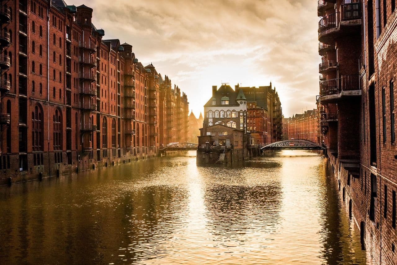 hamburg-4103406_1280.jpg
