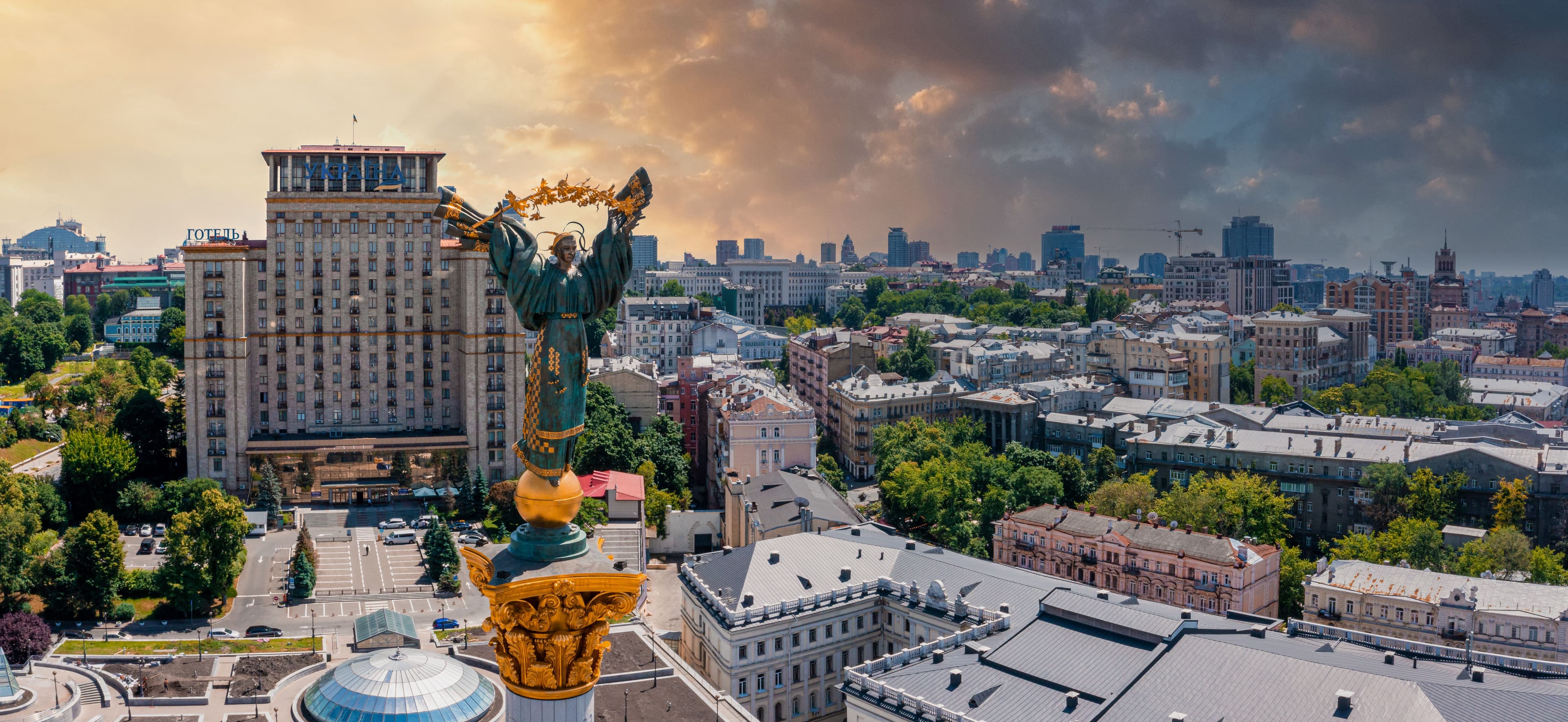 aerial-view-kyiv-ukraine-maidan-nezalezhnosti-independence-monument (1).jpg