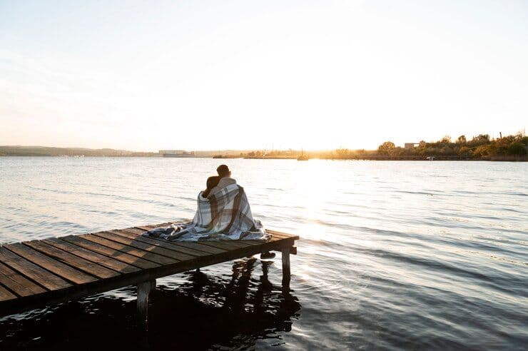 full-shot-couple-affectionate-attitude_23-2150558847.jpg