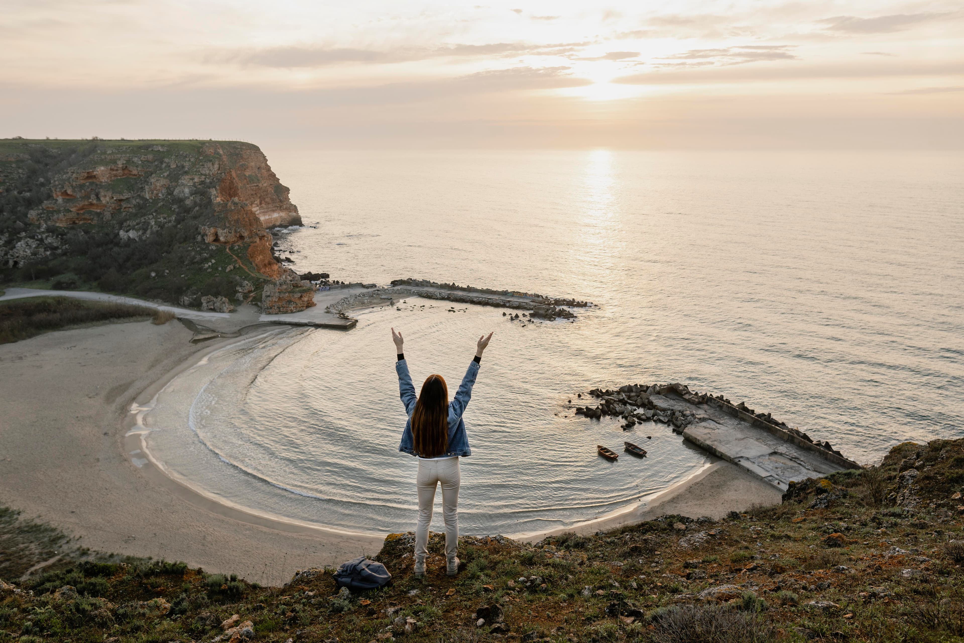 long-shot-woman-enjoying-peace-around-her.jpg
