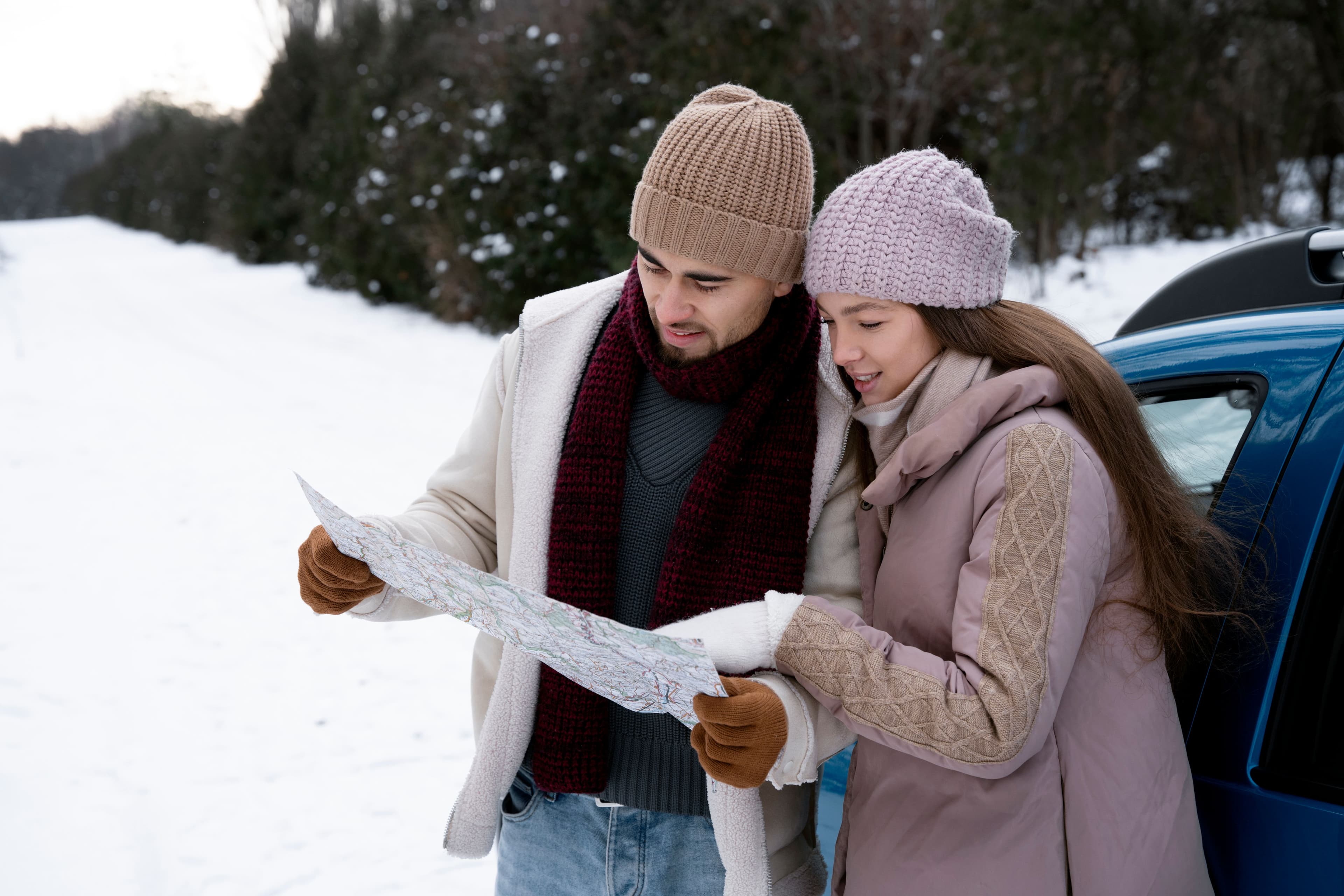 medium-shot-couple-looking-map.jpg